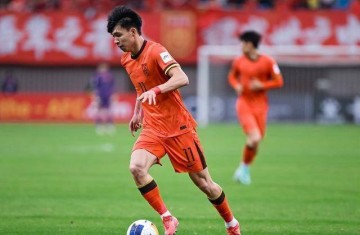 超越李金羽!20岁国足新星在法甲连场破门,消息被指纯属虚构