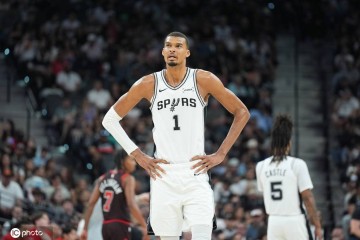 文班亚马41+16卡斯尔21+8+10 马刺胜公牛