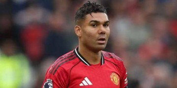 曼联昏招？用西甲 “透明人” 替卡塞米罗，球迷：比乌加特还悬！