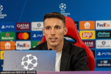 埃姆雷·詹:我们会在德甲和欧冠全力以赴,尽管德国杯止步令人失望