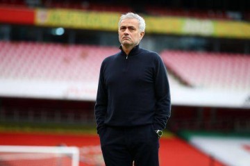 阿隆温特建议斯洛特保持防守的节奏,恩里克需要采纳魔力鸟的想法