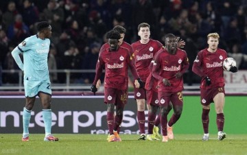 欧联4-1,25岁巴萨旧将妙传,31岁尤文旧将破门,意甲第5连续4轮不败