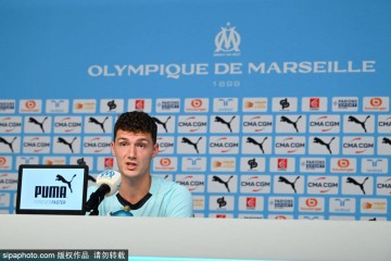 法甲球队马赛召开发布会 宣布帕瓦尔正式加盟</title>
<title>法甲球队马赛召开发布会 宣布帕瓦尔正式加盟