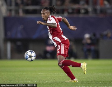 姆巴佩七分钟帽子戏法拯救皇马，呼吁团结共度难关