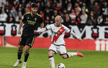 西甲焦点战:巴列卡诺VS巴伦西亚——攻防博弈下的胜负天平与比分推演