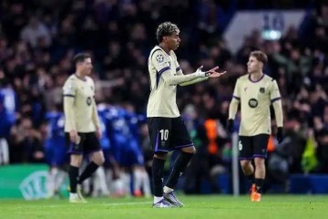 三连胜！切尔西3-0完胜巴萨，闪耀斯坦福桥