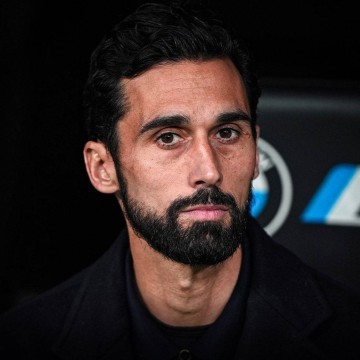 落后巴萨7分,老佛爷仍给机会:打进欧冠决赛,阿韦洛亚就能留队