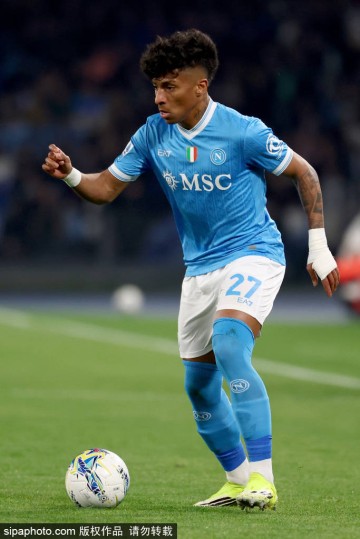 意甲炸裂!麦克托米奈闪电破门,那不勒斯四连胜狂飙,孔蒂率队剑指榜首,米兰瑟瑟发抖!