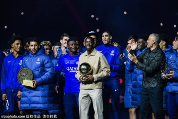 欧冠战药厂！小埃梅里：登贝莱话不多但有大哥范 巴黎想赢得一切