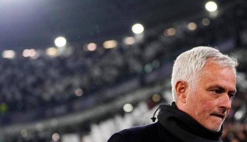 7场输5场,穆里尼奥低头认输,他的战术真的过时了?尤文2-0完胜晋级