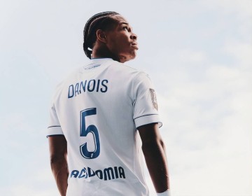 21岁法甲中场天才横空出世,6大欧洲豪强疯抢,1100万欧报价遭拒