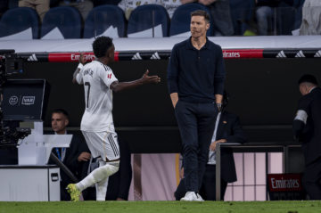 将帅不合!皇马更衣室乱了!佛爷出面调和,两亿起飞,双双失宠