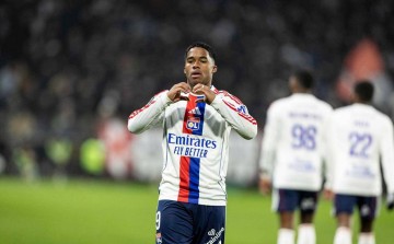 法甲劲旅对决：19岁皇马租将闪耀难挽败局，里昂主场遭摩纳哥逆转两连败