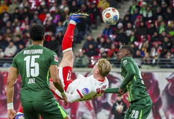 2-2大冷门,仅32%控球率仍不输,德甲第15战平德甲第4