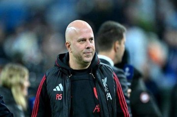 落后曼联5分!同期少拿21分!曝利物浦或炒掉斯洛特,阿隆索接手