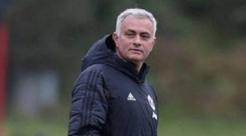 1亿转会费砸来,穆帅真能让本菲卡逆天改命?