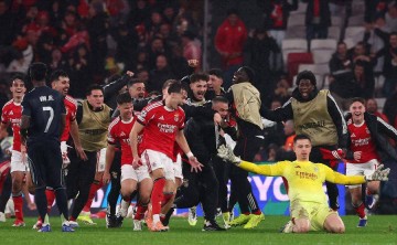 如此欧冠，怎能不爱？悲喜交织，生死一线间，穆里尼奥再度封神