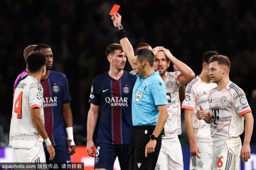 梅西归来!巴黎圣日耳曼如何通过战术调整重燃冠军希望?