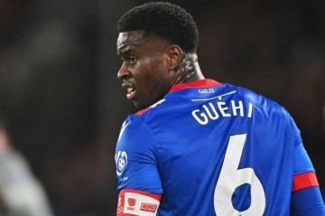 曼联拟10人名单增强后防,免费铁卫领衔!埃弗顿天才重返考察行列