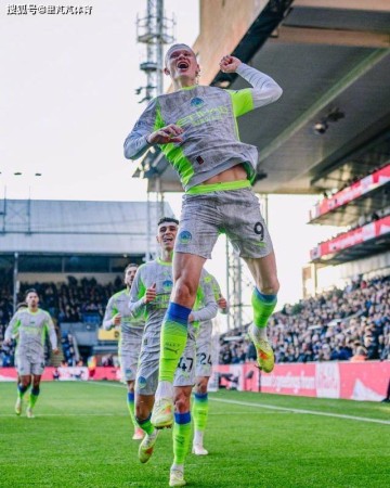 曼城3-0轻取水晶宫！福登回暖谢尔基成“新丁丁”，阿森纳压力大