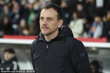 吉罗纳 - 2025/26赛季西甲巴塞罗那:实时反应、争议和最新动态