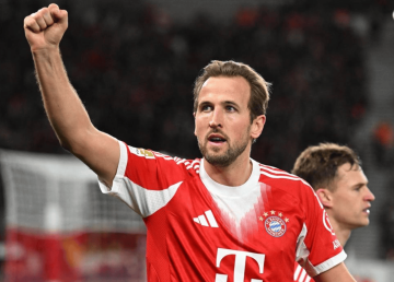 德甲霸主制造惨案,13轮12胜,凯恩踢疯了:替补轰入3球