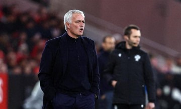 随着吉马良斯1-4葡萄牙体育，葡超最新积分榜出炉！穆帅率队排第三