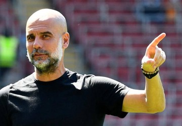 一周两冠或失,阿森纳与曼城谁将重演利物浦悲剧?