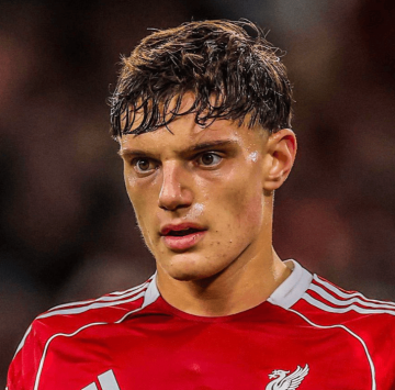 利物浦1亿欧签2大中卫,雅凯肩部重伤,莱奥尼仅踢了1场赛季报销