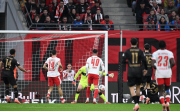 德甲夺冠热门诞生:9场7胜,狂揽22分,排名第2,紧追拜仁