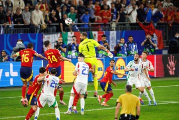 周四003意大利杯:拉齐奥VSAC米兰,意甲豪门德比!意杯生死战一触即发