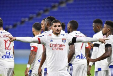 巴塞尔主场强势，维拉欧冠黑马，两队争夺小组前二。