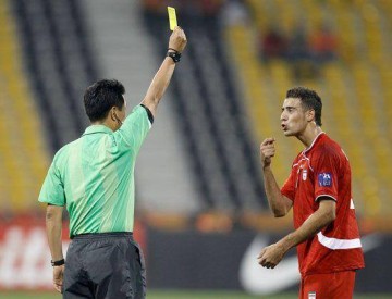 6-1大胜却故意洗牌?孔帕尼的拜仁连黄牌都在玩战术!