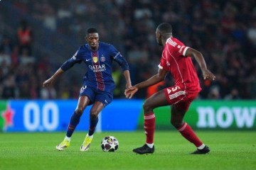 欧冠疯狂夜！马竞2-0碾压巴萨，利物浦遭巴黎零封羞辱，4.8亿欧元打水漂