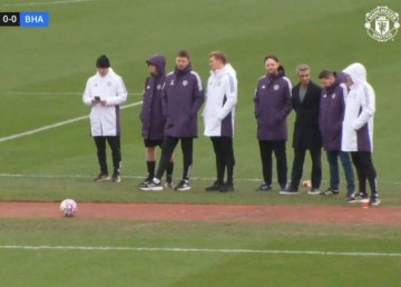 曼联连胜后卡里克连夜分析比赛，不休假加班备战！拉爵直言非常满意