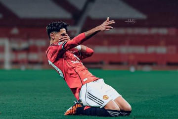 曼联送跑车游说小梅西放弃巴萨梦!留队未来可当王牌,获誉最强10后