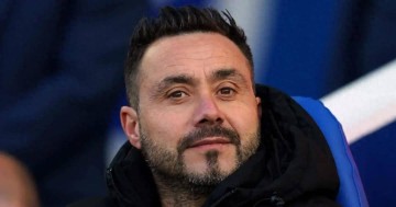 电讯报：德泽尔比成利物浦帅位备选，斯洛特未来难料