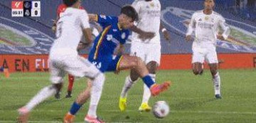 随着巴萨2-1,马竞1-0,皇马1-0九人赫塔费,西甲争冠形势升温