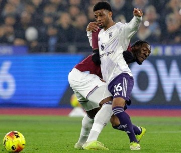 足坛一夜动态:切尔西痛失好局,曼联绝平保级球队,纽卡掀翻热刺