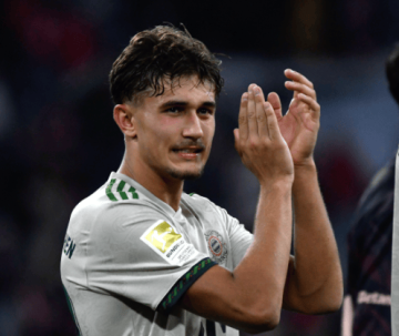 左右开弓!米兰体育解说比朔夫20岁成德甲禁区外进球首人