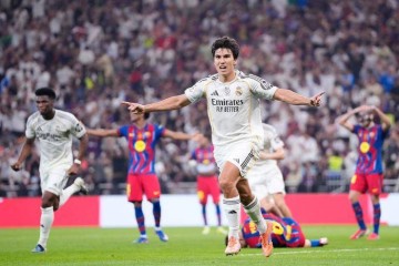 决赛八连胜!巴萨真正锦鲤浮现,连胜皇马不是偶然,欧冠成新目标