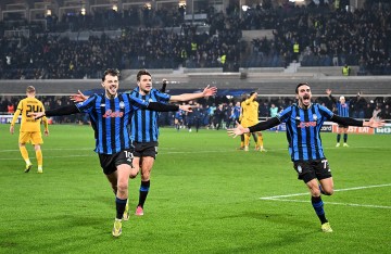 到底谁才是真蓝黑,这一天他们挺起意大利足球的脊梁