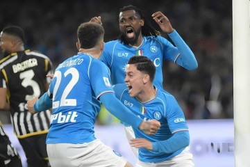 欧冠淘汰赛对抗升级,战术比拼进入开云高难度阶段