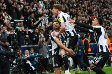 全场仅 5 脚传球!纽卡最大罪人被巴萨打爆,靠队友救命才没输