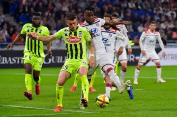 法甲欧战卡位生死斗!里昂主场硬撼斯特拉斯,谁能抢占上游主动权?