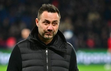 换帅太难了!英媒曝因公开力挺格林伍德,热刺球迷拒绝德泽比尔执教