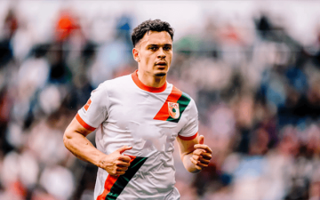 德甲:法兰克福状态一般,奥格斯堡表现跳跃