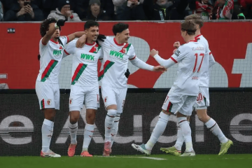 德甲中游对决:奥格斯堡VS科隆,状态博弈谁能抢分?