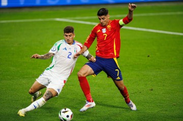 周日030法甲:洛里昂VS里昂,法甲恩怨局!洛里昂 VS 里昂生死较量