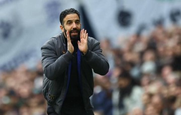 曼联困境深层剖析:为何所有努力均难以根本改变现状?